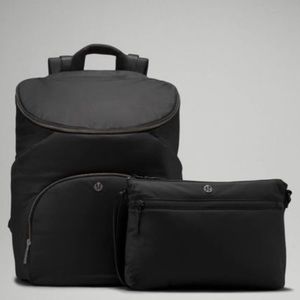 Lululemon New Parent Backpack Black Silver
Drop Diaper Bag 17L